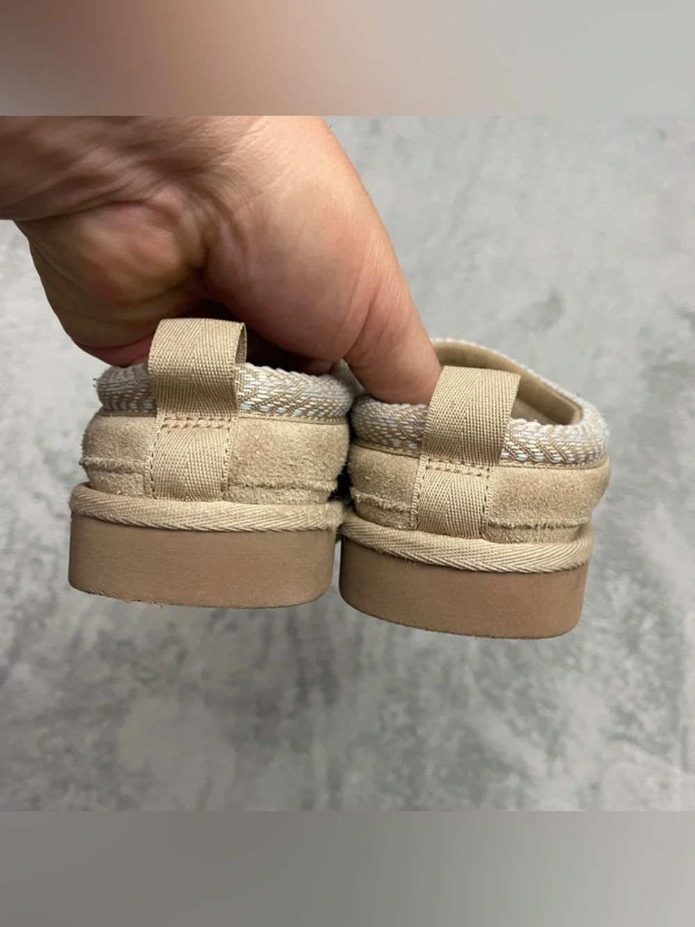 Koolaburra by UGG 1159670K Sand BURREE SLIPPERS Faux Fur Lining Size 1